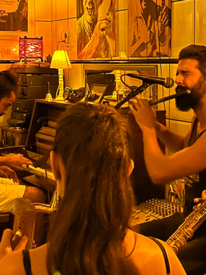 Choro Xadrez: conheça projeto que há mais de 10 anos reúne músicos em uma cozinha no Sul da Ilha